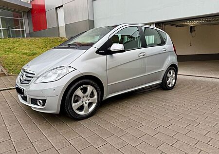 Mercedes-Benz A 200 AVANTGARDE AUTOMATIK/PDC/SHZ/NAVI/AHK
