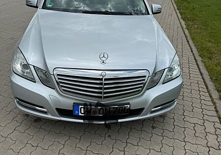 Mercedes-Benz E 220 CDI BlueEFFICIENCY ELEGANCE TÜV Neu