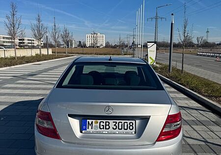 Mercedes-Benz C 180 CGI BlueEFFICIENCY Autom. -