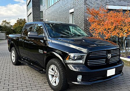 Dodge RAM 1500 5.7 V8 HEMI 4x4 Sport Crewcab