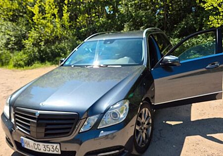 Mercedes-Benz E 300 CDI T BlueEFFICIENCY AVANTGARDE AVANTGARDE