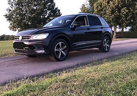 VW Tiguan Volkswagen 2.0 TDI SCR DSG 4MOTION ACC LED Comfort