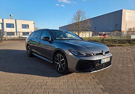 VW Passat Volkswagen 2.0 TDI DSG 4MOTION R-Line Signature