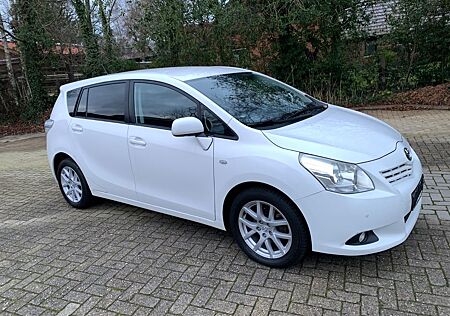 Toyota Verso 5SITZE NAVI KLIMAAUTO RÜCKFAHRKAMERA TÜV