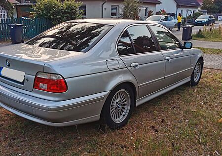 BMW 525i A Exclusive - E39 gepflegter Garagenwagen