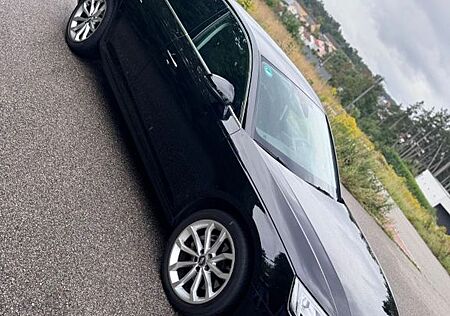 Audi A4 Limousine Design 40 TDI