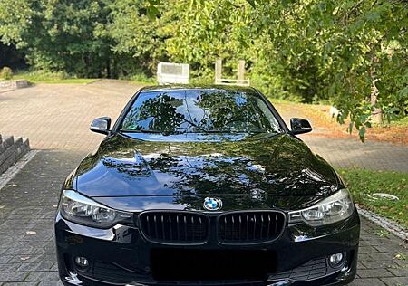 BMW 320d Touring Luxury Line Luxury Line