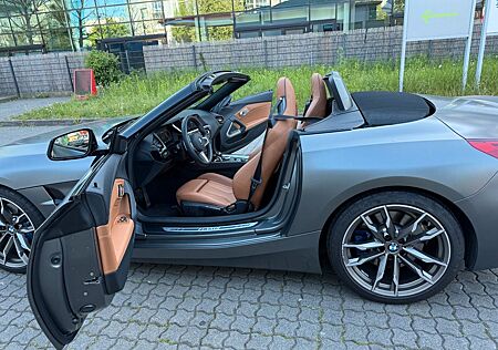 BMW Z4 M40i, Frozen Grey Metallic, Vollausstattung