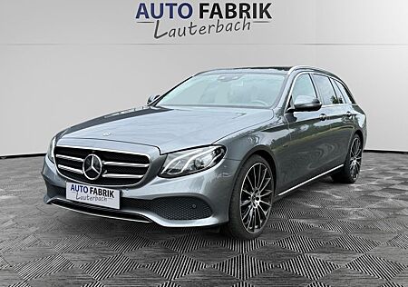 Mercedes-Benz E 300 E 300T-Modell de, PANO-AHK-HEAD UP DISPLAY