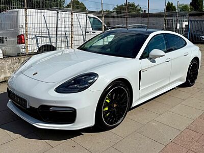 Porsche Panamera 4 E-Hybrid