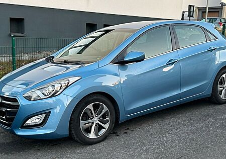 Hyundai i30 blue 1.4 YES! Silver YES! Silver KLIMA Radio