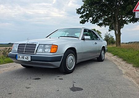 Mercedes-Benz 230 CE Coupe