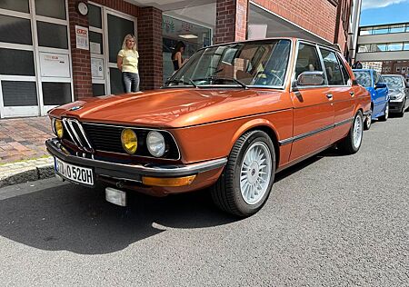 BMW 518i E12 - neu aufgebaut