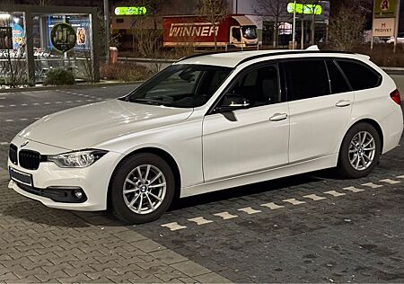 BMW 318D Touring *VOLLLEDER*Apple CarPlay*HUD