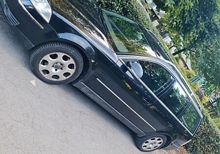 VW Passat Variant Volkswagen 2.5 V6 TDI tiptronic Highline...
