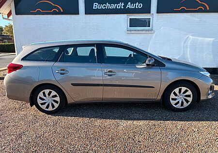 Toyota Auris T2