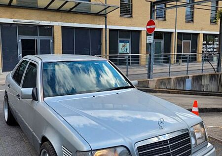 Mercedes-Benz E 250 DIESEL W124