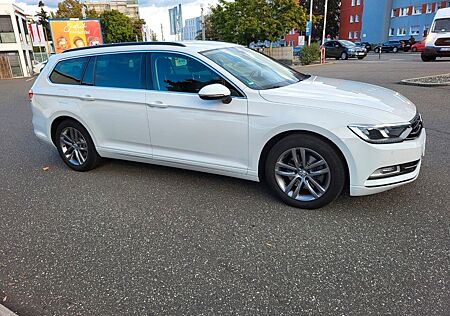 VW Passat Variant Volkswagen 2.0 TDI DSG Comfortline 150 PS