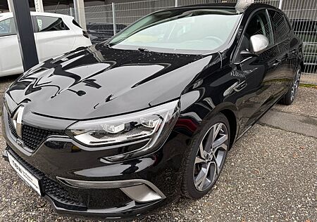 Renault Megane IV GT TCe 205 EDC