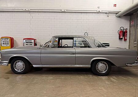 Mercedes-Benz 250 SE