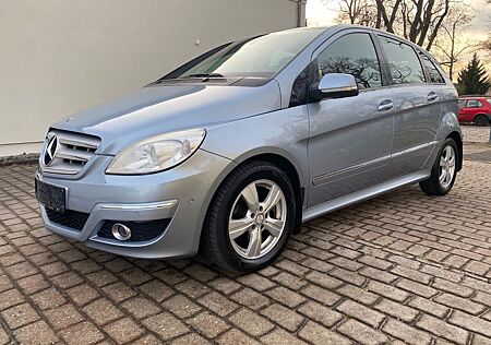 Mercedes-Benz B 180 CDI DPF AUTOTRONIC KLIMA TEMPOM SITZHZ PDC