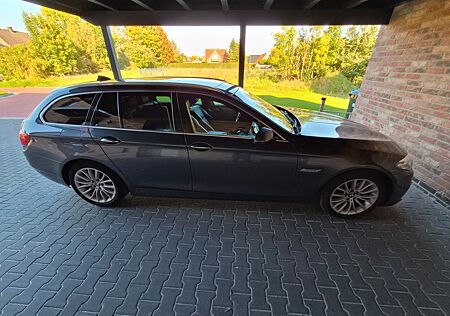 BMW 530d xDrive Touring A Luxury Line