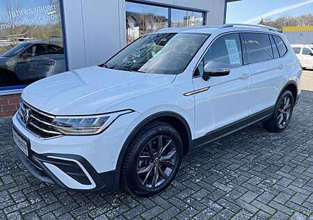 VW Tiguan Allspace Volkswagen 2.0 TDI DSG 4Motion Move Standhz