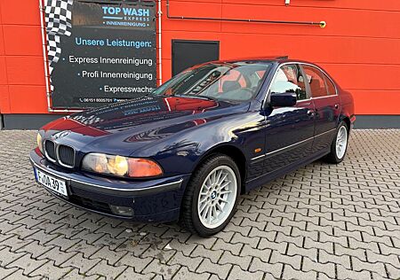 BMW 528i A - Standheizung / AHK / SSD