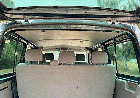 VW T5 Caravelle Volkswagen 8-Sitzer Lang