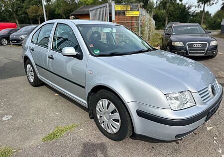 VW Bora Volkswagen Lim. AUTOMATIK Basis