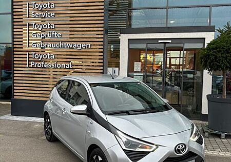 Toyota Aygo (X) -play 1,0 L. 5-Türig Team D TOPFAHRZEUG