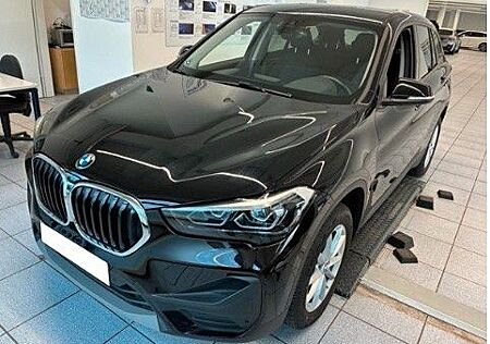 BMW X1 sDrive 18i Navi/LenkrHeiz/Drive&ParkAss/Tempo