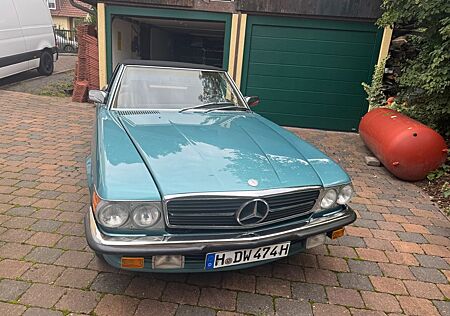 Mercedes-Benz 560 SL