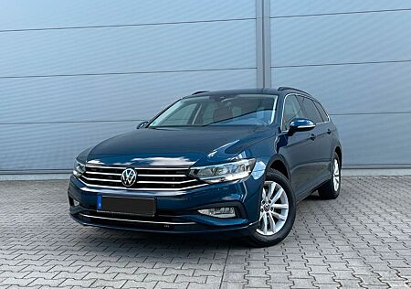 VW Passat Variant Volkswagen Business 2.0 | AHK