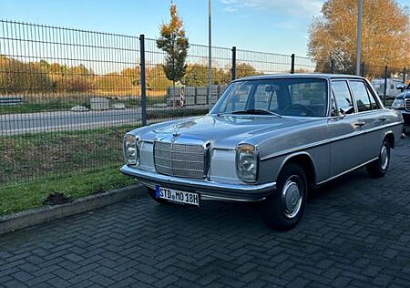 Mercedes-Benz 200