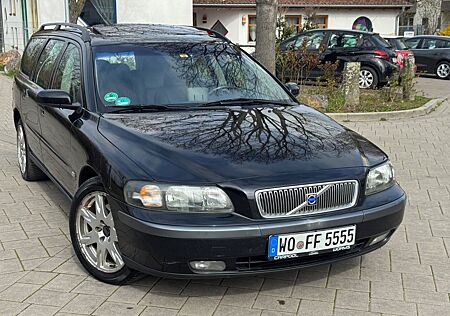 Volvo V70 D5 2.4 Black Edition AUTOMATIK+LEDER+NAVI