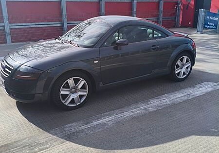 Audi TT Coupe 1.8T 132 kW -