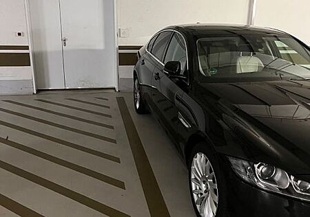 Jaguar XF 20d AWD 180PS Portfolio Automatik Portfolio