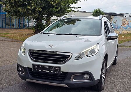 Peugeot 2008 Allure NAVI LEDER TÜV NEU