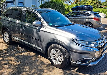 Mitsubishi Outlander 2.0 MIVEC Edition 100 ClearTec 2WD...