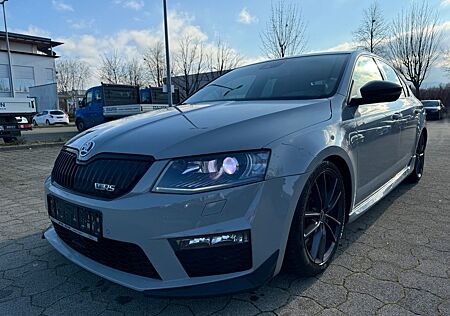 Skoda Octavia 2.0 TDI RS LIMO DSG ACC SPORTSITZE 1HAND