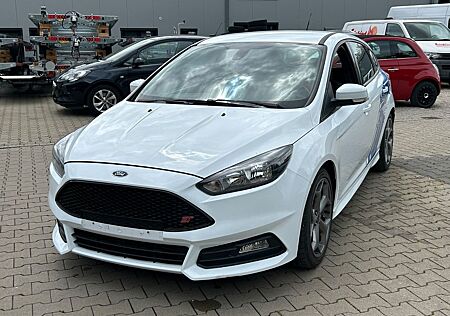 Ford Focus Lim. ST SPORT/KAMERA/TEMPOMAT/MFL/18"