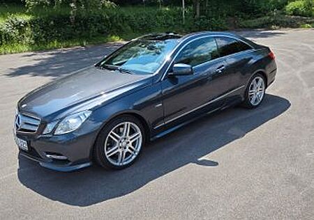 Mercedes-Benz E 350 Coupé CDI BlueEFFICIENCY AVANTG....