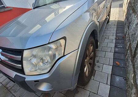 Mitsubishi Pajero 3.2 DI-D Edition 100