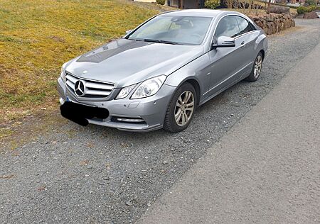 Mercedes-Benz E 220 Coupé CDI BlueEFFICIENCY ELEGANC...