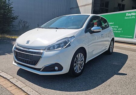 Peugeot 208 Allure* Navi *klimaautomatik* LED*