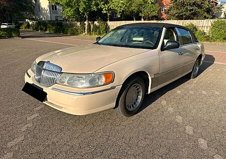 Lincoln Town Car Cartier 4.6 L V8 Leder SHZ Klima TÜV:27