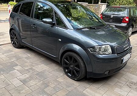 Audi A2 1.6 FSI -