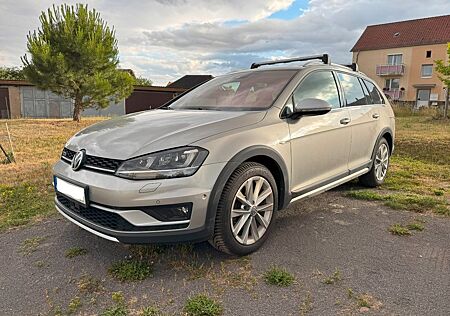 VW Golf Volkswagen 2.0 TDI 135kW DSG 4MOTION BMT Alltrack ...