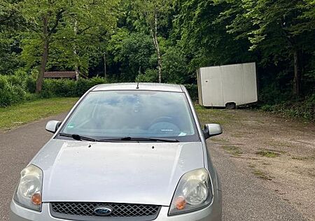 Ford Fiesta 1,3 51 kw